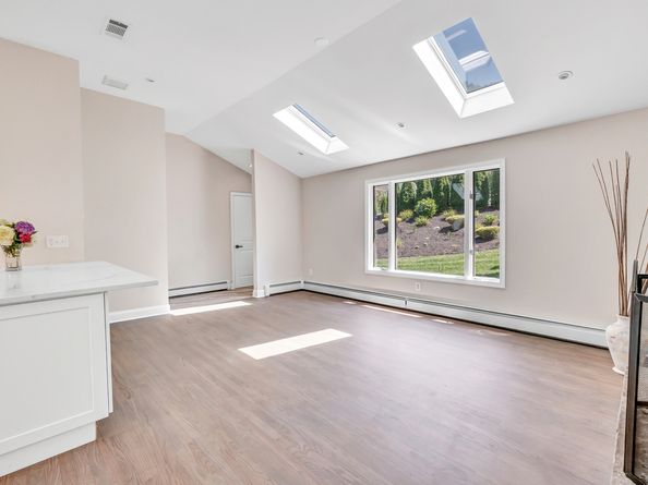 31 Parlor Rock Road, Trumbull CT 06611