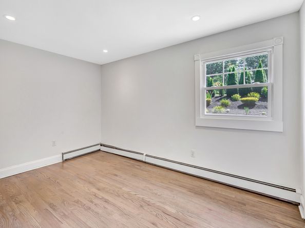 31 Parlor Rock Road, Trumbull CT 06611