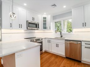 12 Deer Run Road, Brookfield CT 06804