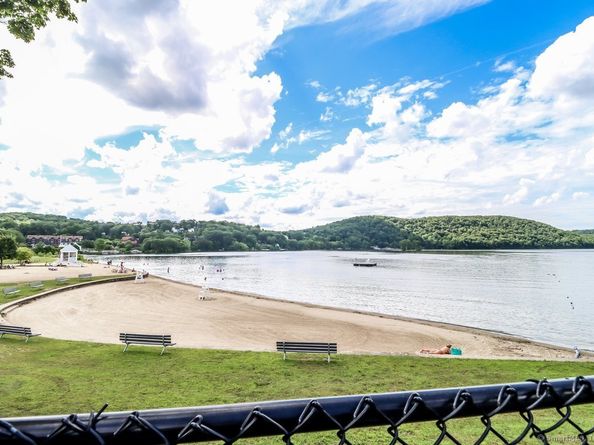 12 Deer Run Road, Brookfield CT 06804