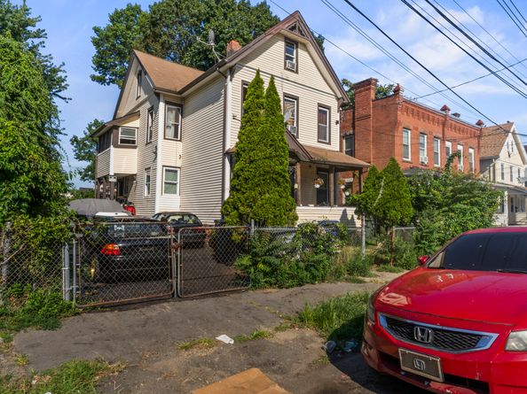 27 Bunnell Street, Bridgeport CT 06607