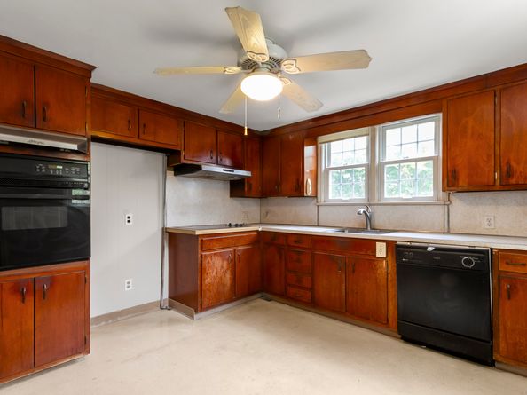 25 Ponus Avenue, Norwalk CT 06850