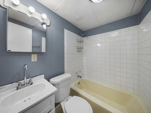 33 Granfield Avenue, Bridgeport CT 06610