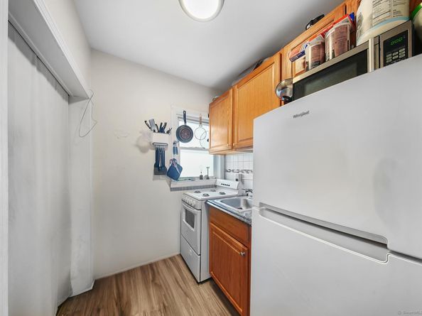 33 Granfield Avenue, Bridgeport CT 06610