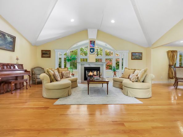 2190 Sturges Highway, Fairfield CT 06880