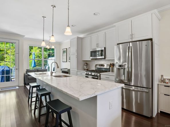 6 Bristol Terrace 6, Danbury CT 06810