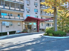 80 Cartright Street 8J, Bridgeport CT 06604