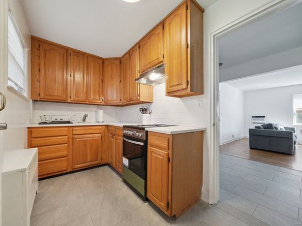 108 Strawberry Hill Avenue 1, Stamford CT 06902