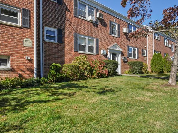 108 Strawberry Hill Avenue 1, Stamford CT 06902