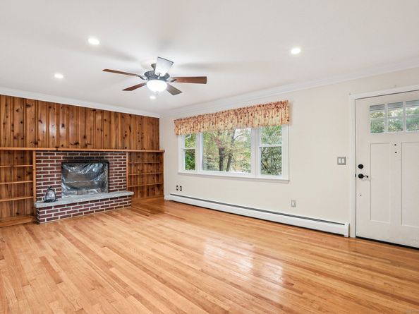 12 Oak Crest Drive, Brookfield CT 06804