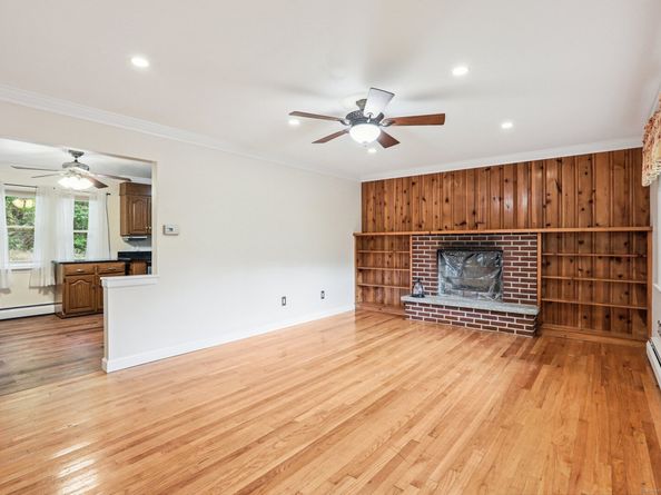 12 Oak Crest Drive, Brookfield CT 06804
