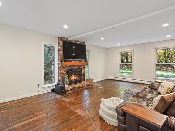 19 Kimberly Drive, Brookfield CT 06804