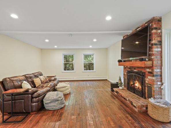 19 Kimberly Drive, Brookfield CT 06804