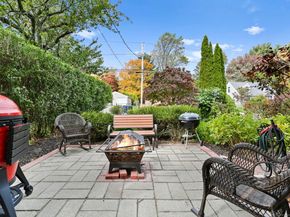 25 Country Road 25, Fairfield CT 06824