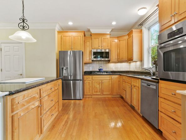 25 Country Road 25, Fairfield CT 06824