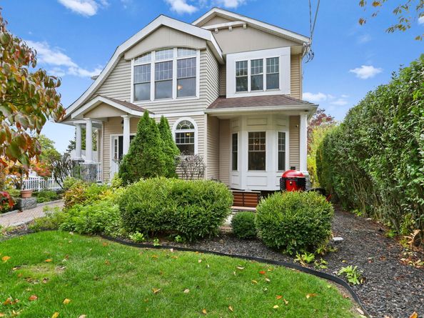 25 Country Road 25, Fairfield CT 06824