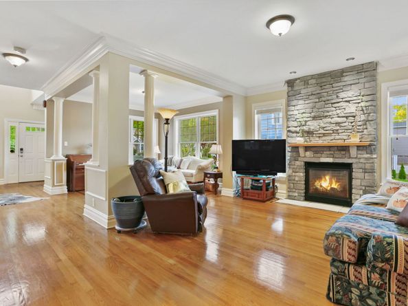 25 Country Road 25, Fairfield CT 06824