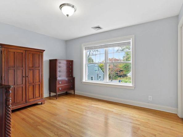 25 Country Road 25, Fairfield CT 06824
