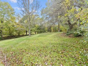 999 Monroe Turnpike, Monroe CT 06468