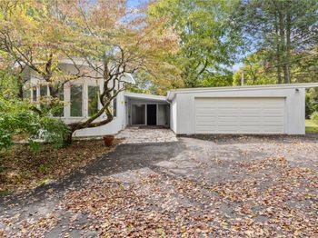 999 Monroe Turnpike