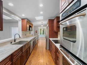 999 Monroe Turnpike, Monroe CT 06468