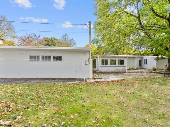 999 Monroe Turnpike, Monroe CT 06468