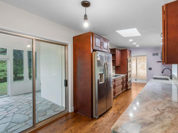 999 Monroe Turnpike, Monroe CT 06468