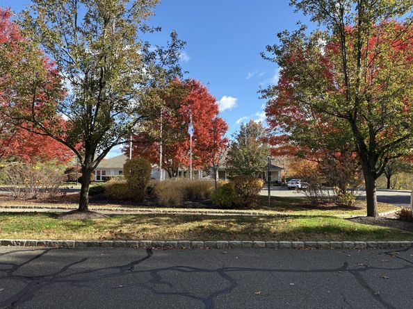 92 Woodcrest Lane 92, Danbury CT 06810