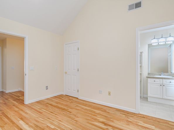 92 Woodcrest Lane 92, Danbury CT 06810