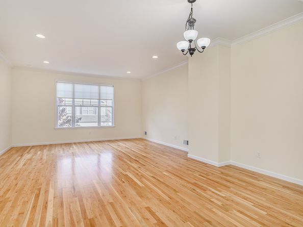 92 Woodcrest Lane 92, Danbury CT 06810