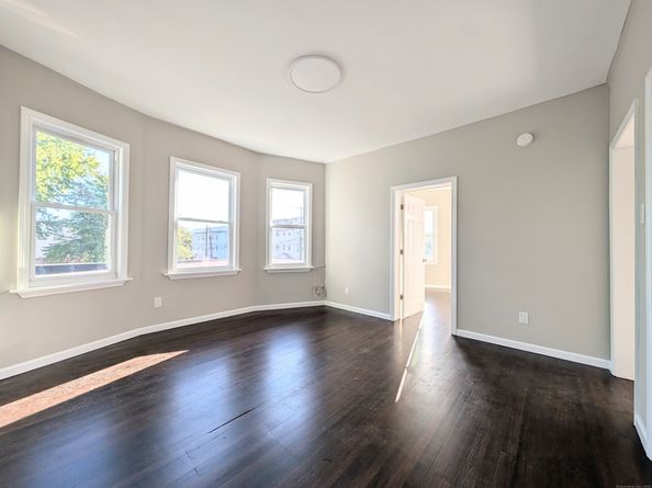 54 6th Street, Bridgeport CT 06607