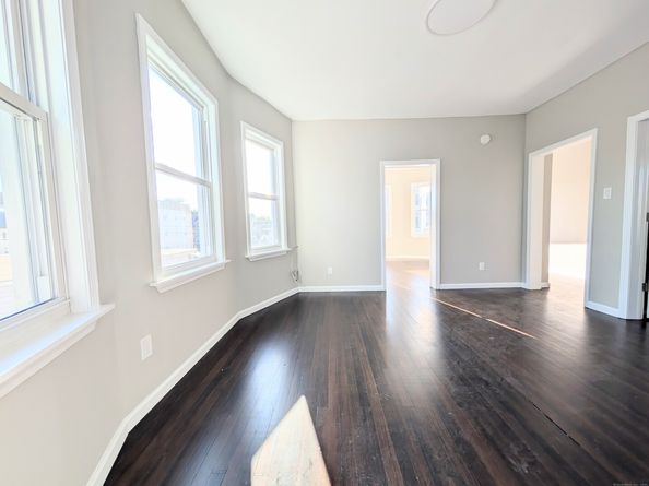 54 6th Street, Bridgeport CT 06607