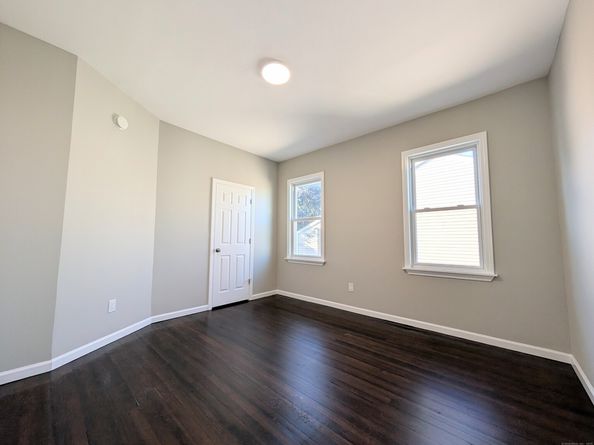 54 6th Street, Bridgeport CT 06607