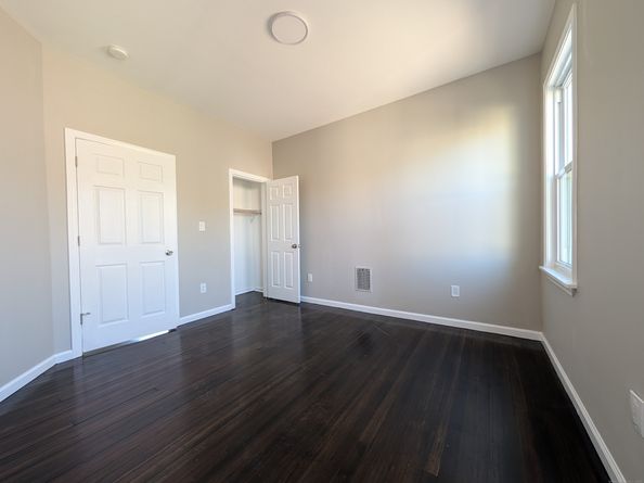 54 6th Street, Bridgeport CT 06607