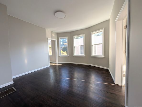 54 6th Street, Bridgeport CT 06607