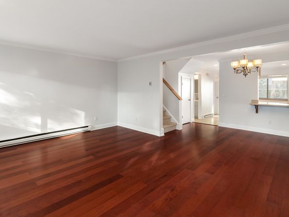 19 Woodway Road APT 14, Stamford CT 06907