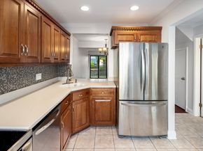 19 Woodway Road APT 14, Stamford CT 06907
