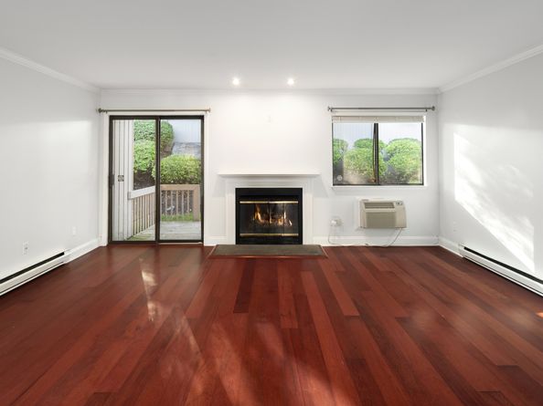 19 Woodway Road APT 14, Stamford CT 06907