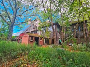 138 Merrimac Drive, Trumbull CT 06611