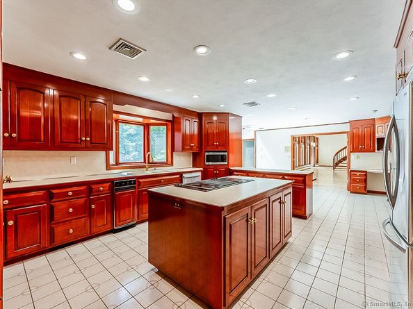 41 Blue Ridge Drive, Trumbull CT 06611