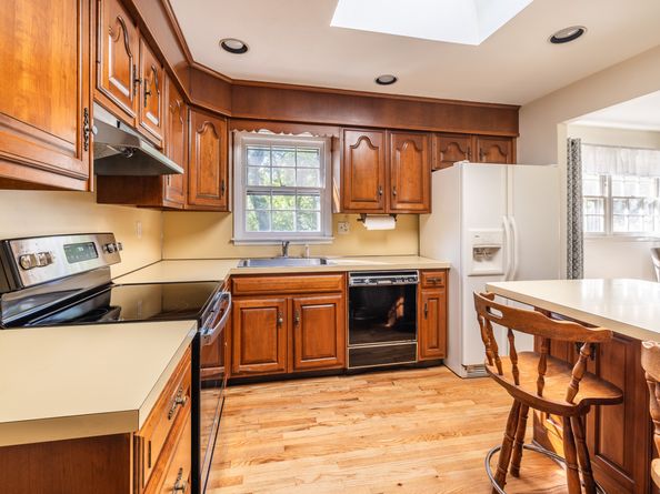 5 Random Road, Fairfield CT 06825