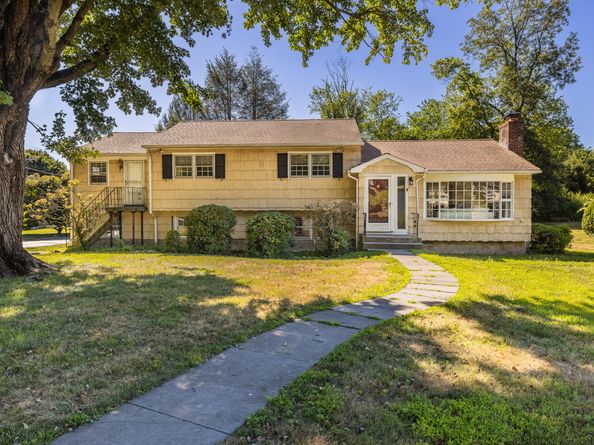 5 Random Road, Fairfield CT 06825