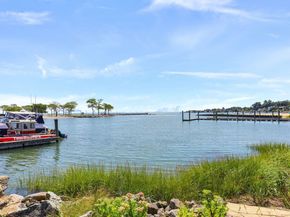 61 Seaview Avenue APT 70, Stamford CT 06902