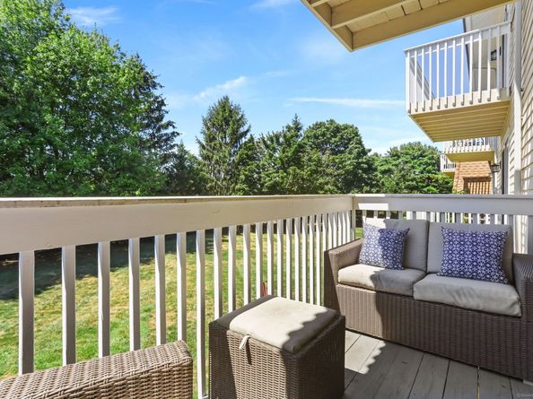 61 Seaview Avenue APT 70, Stamford CT 06902