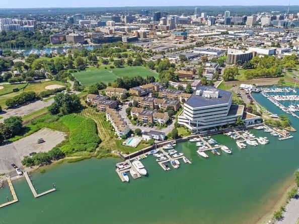 61 Seaview Avenue APT 70, Stamford CT 06902