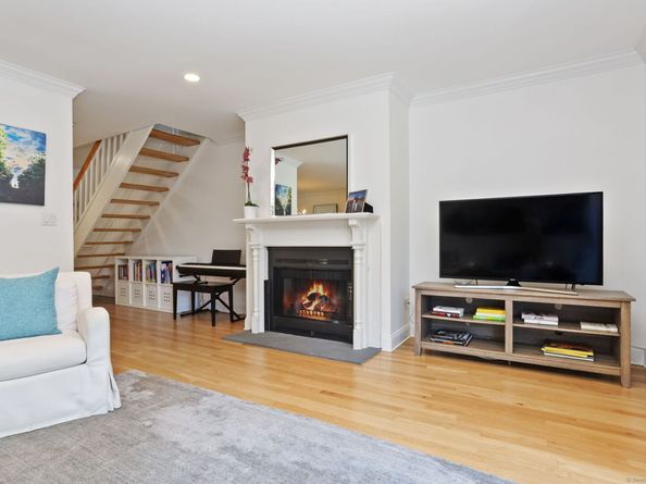 61 Seaview Avenue APT 70, Stamford CT 06902