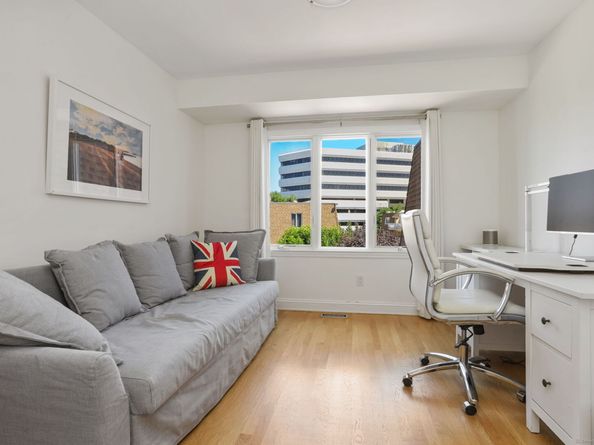 61 Seaview Avenue APT 70, Stamford CT 06902
