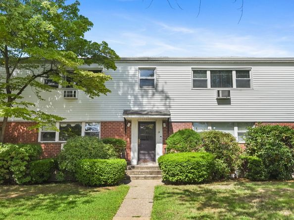 15 Cherry Hill Drive 2A, Bridgeport CT 06606