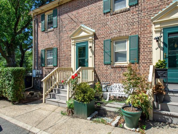 221 Alsace Street, Bridgeport CT 06604