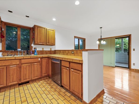 18 Jenny Jenks Road, Norwalk CT 06851